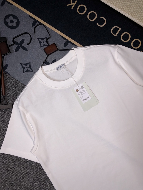 ブランドTシャツ背面デザイン